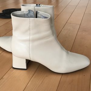 Zara Trafluc Off White Booties
